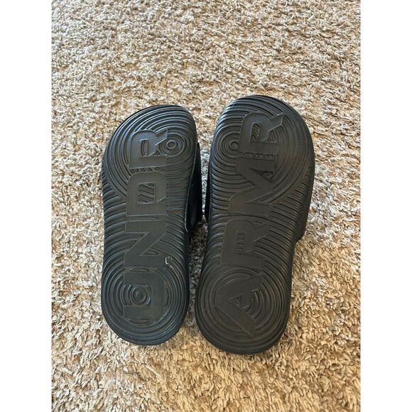 Under Armour Boys Slide Sandals Black Size 2 Casual Slip-On - Picture 4 of 6